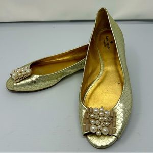 Kate Spade Sz 10 Metallic Gold Snakeskin Peep Toe Pearl Accent Flat Sandal Shoe